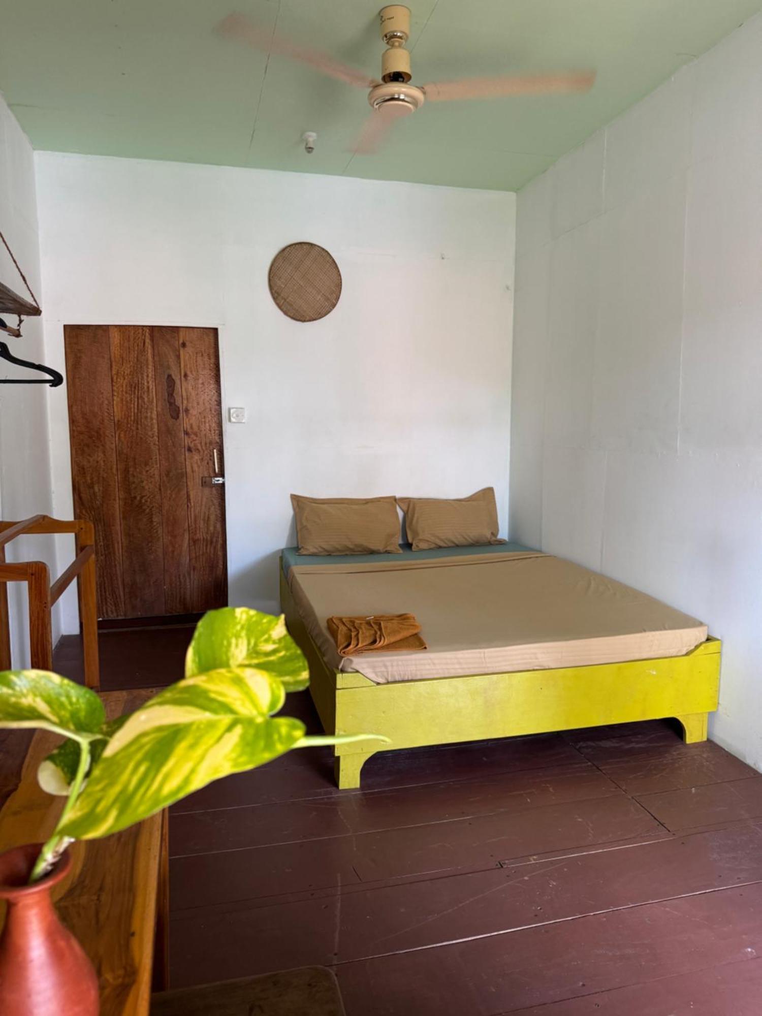 Wave Hunters Hostel Arugam Bay Exterior foto