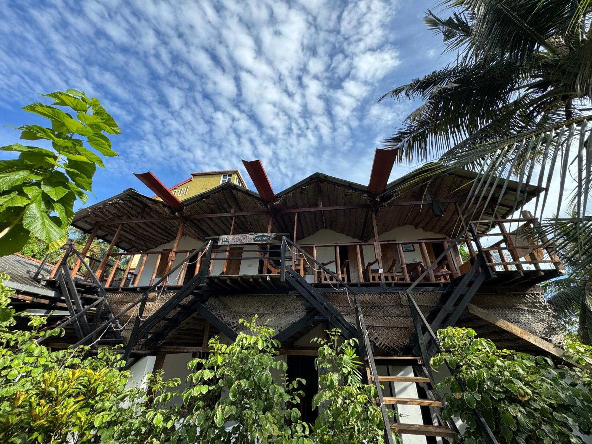 Wave Hunters Hostel Arugam Bay Exterior foto