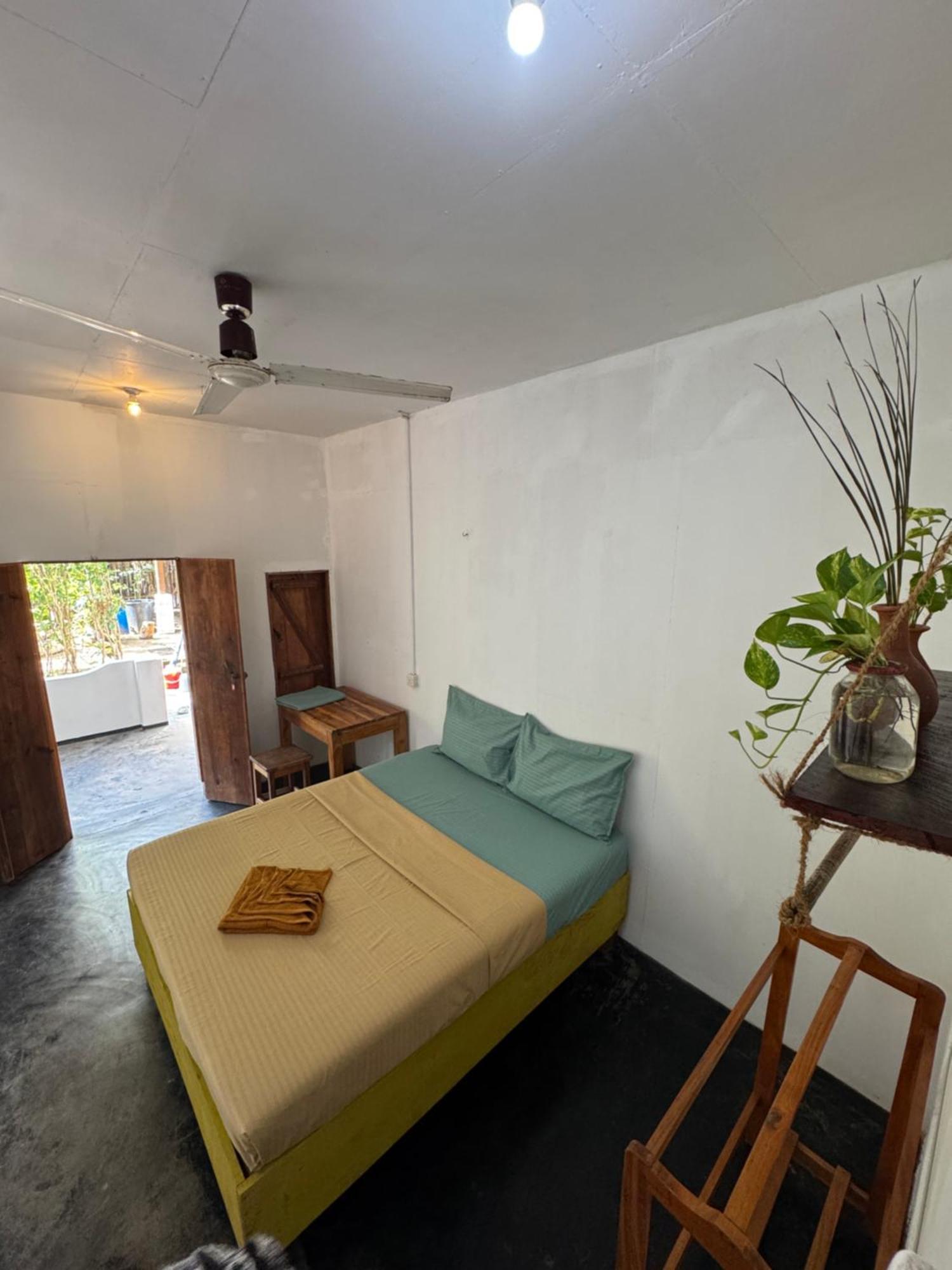 Wave Hunters Hostel Arugam Bay Exterior foto